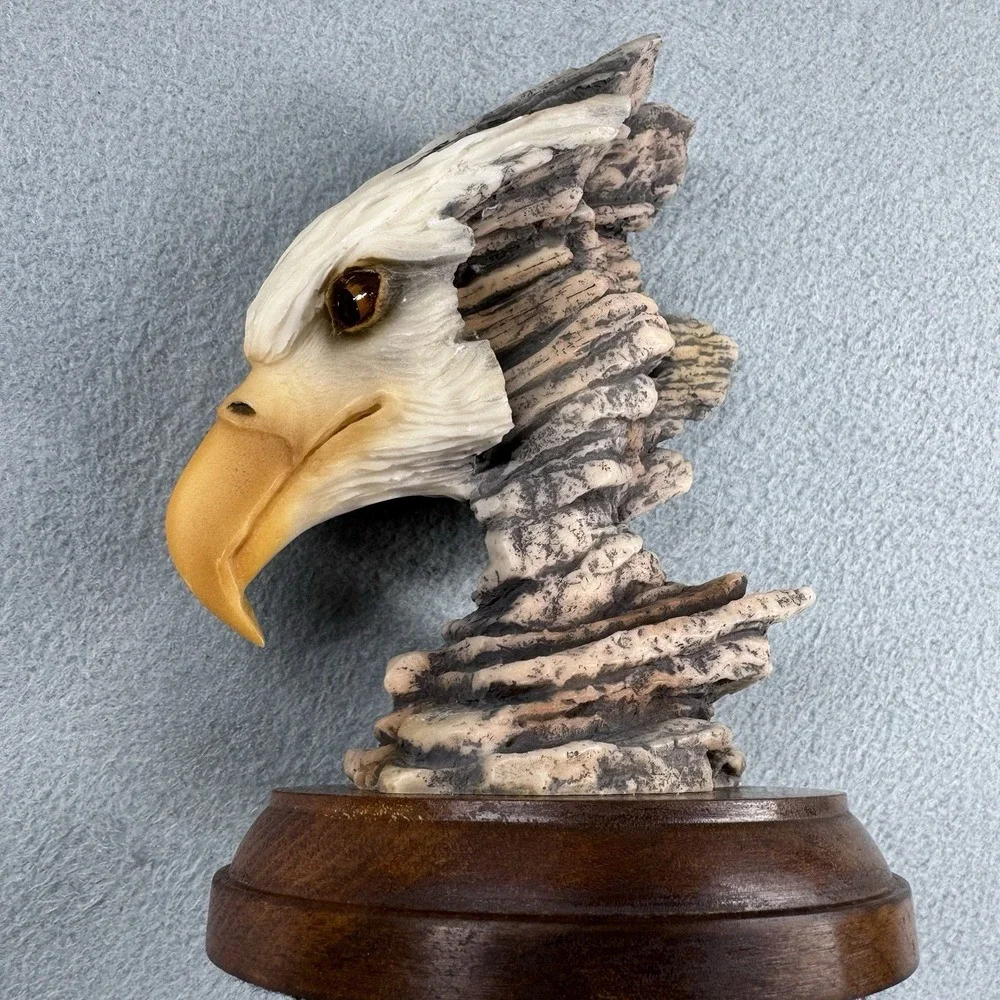 Vintage Stephen Herrero 1993 Eagle Head #4105 Windrunner, Wood Base.